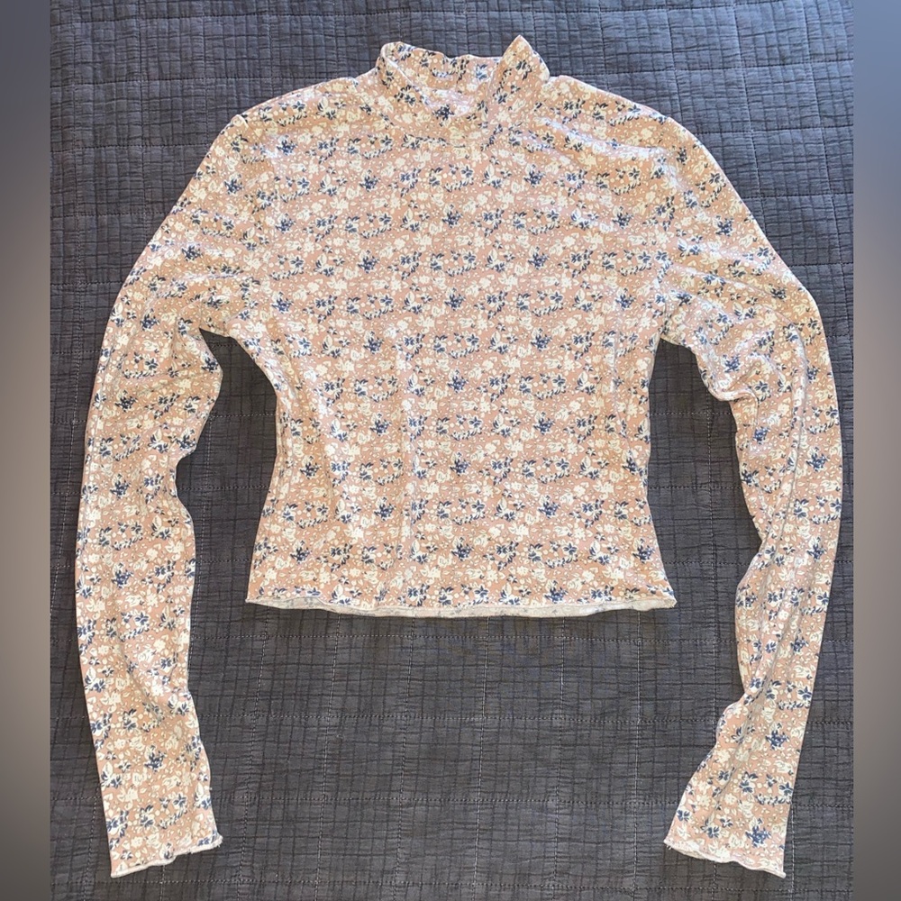NWT mock neck floral top